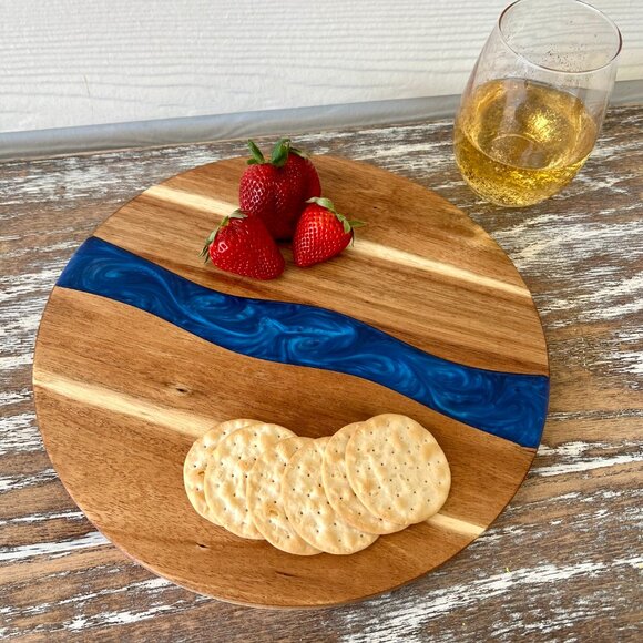 ROUND Sapphire Resin River Wood Cutting Board Charcuterie Board Cheeseboard Beac - Picture 2 of 4